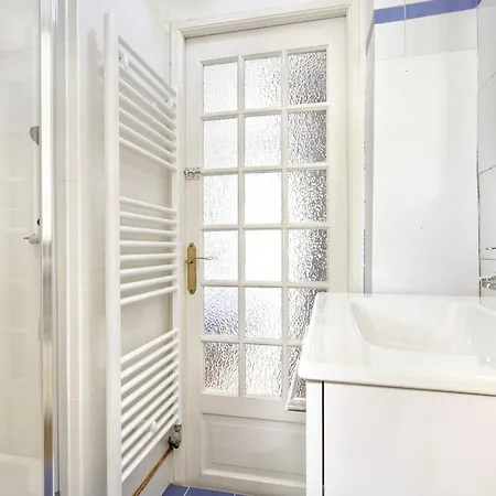 : T4 Avec Terrasse Et Parking A 400m De La ! - Fr-1-433-128 * آركاشو