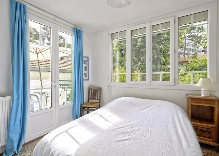 : T4 Avec Terrasse Et Parking A 400m De La ! - Fr-1-433-128 آركاشو